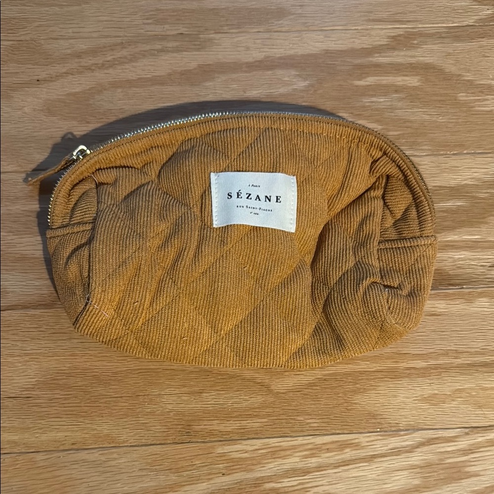 Sezane Tan Cosmetic Bag with Classic Design